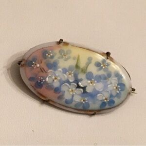 Vintage Porcelain Painted Broach.  Used vintage piece, some gold has worn